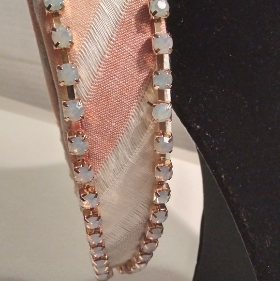 ♥️NWT Anthropologie Violet & Brooks Striped Peach/White Linen Crystal Headband - Picture 4 of 10